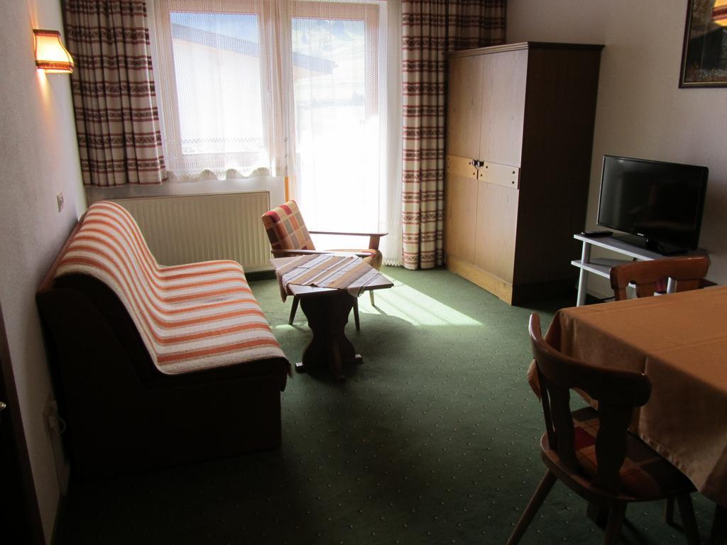 Appartements Kroner Nauders Room photo